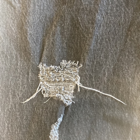 Universal Threads, black, Vintage, Straight, Lightly Ripped Jeans size 24 - Picture 5 of 5